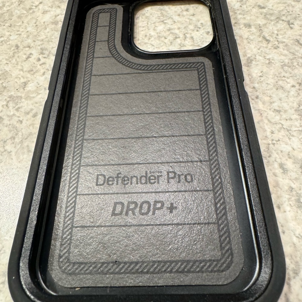 Outter box for iPhone 13pro